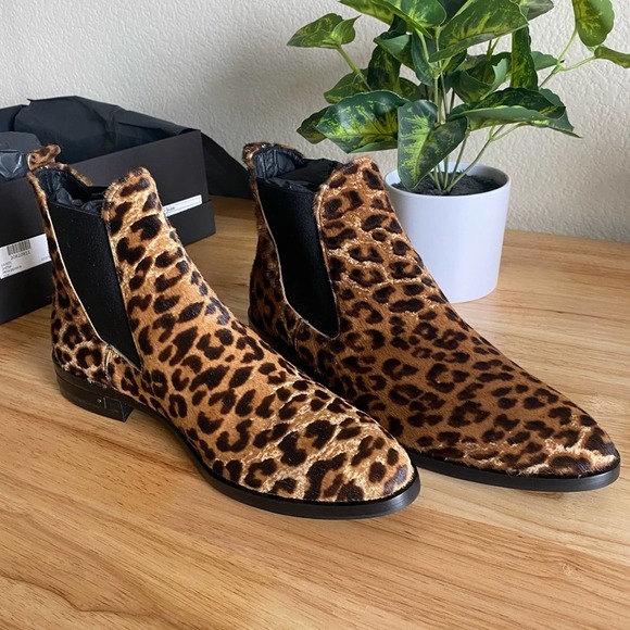 Freda Salvador Sleek Cheetah Chelsea Booties Leather Trim Genuine Calf Hair NWT - Picture 2 of 10